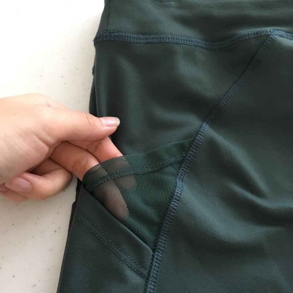 Dark Green Athletic Mesh Pocket Leggings - Size Medium - Picture 2 of 4